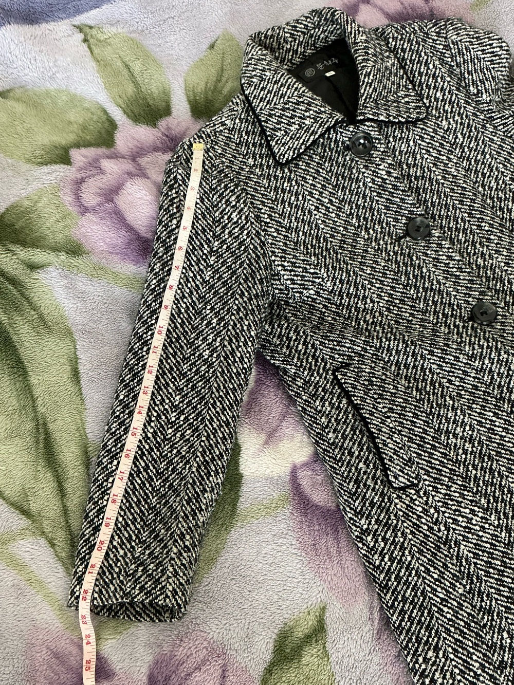 Women’s Coat from Overseas - Picture 11 of 12